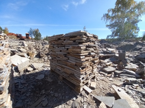 Плитняк златолит серебристый для мощения на бетон купить в Воронежской области