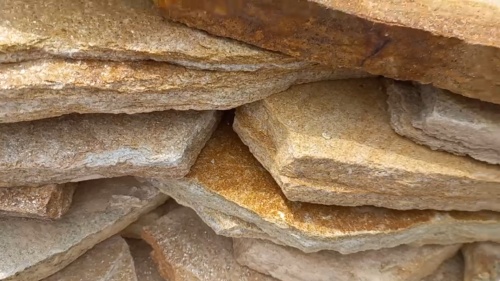 Плитняк златолит жёлтый золотистый для отмостки купить в Воронежской области