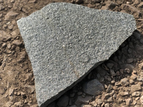 Плитняк златолит Уральский для цоколя, отмостки купить в Воронежской области