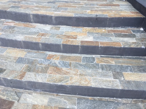 Плитка из Златолита Уральского для лестницы купить в Воронежской области