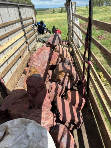 Ландшафтные глыбы красно-фиолетовые 200-1000 килограмм купить в Воронежской области