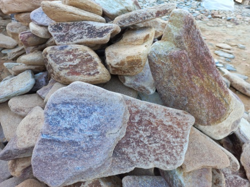 Златолит жёлтый, жёлто-зелёный глыбки и валуны для ланшафтного дизайна купить в Воронежской области