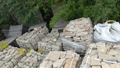 Гранитный плитняк галтованный для мощения купить в Воронежской области