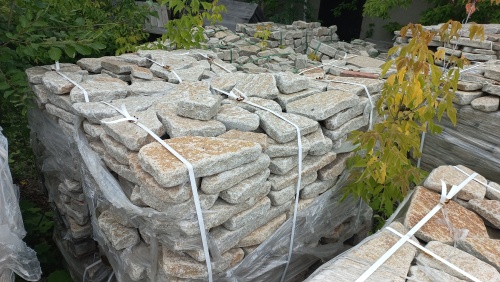 Гранитный плитняк галтованный для парковки купить в Воронежской области