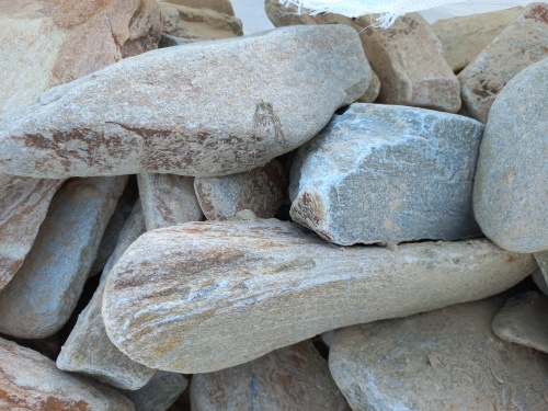 Златолит жёлтый, жёлто-зелёный глыбки и валуны для ланшафтного дизайна купить в Воронежской области