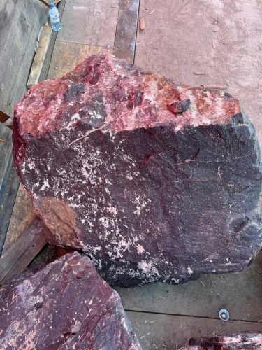 Камни для ландшафтного дизайна красно-фиолетовые 10-60 килограмм купить в Воронежской области