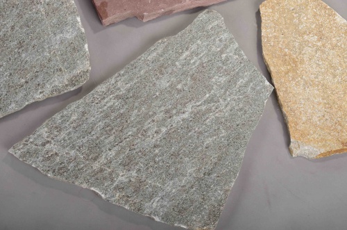 Плитняк златолит Уральский для цоколя, отмостки купить в Воронежской области