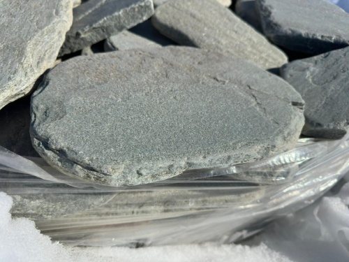 Плитняк златолит зелёный галтованный для мощения на бетон купить в Воронежской области